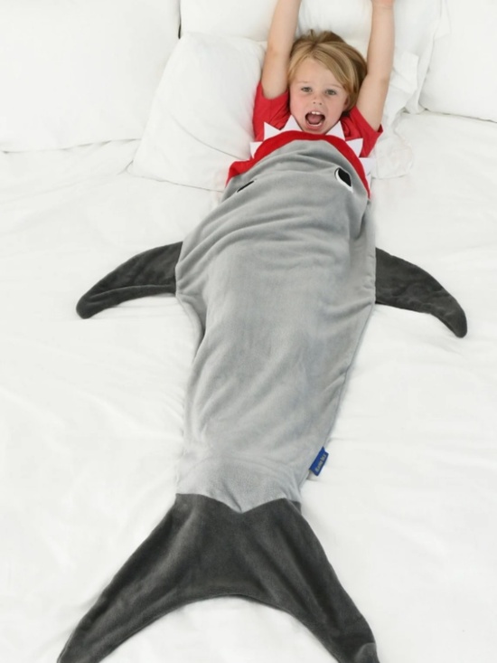 Shark Blankie Tail for Kids - Picture 2 of 5